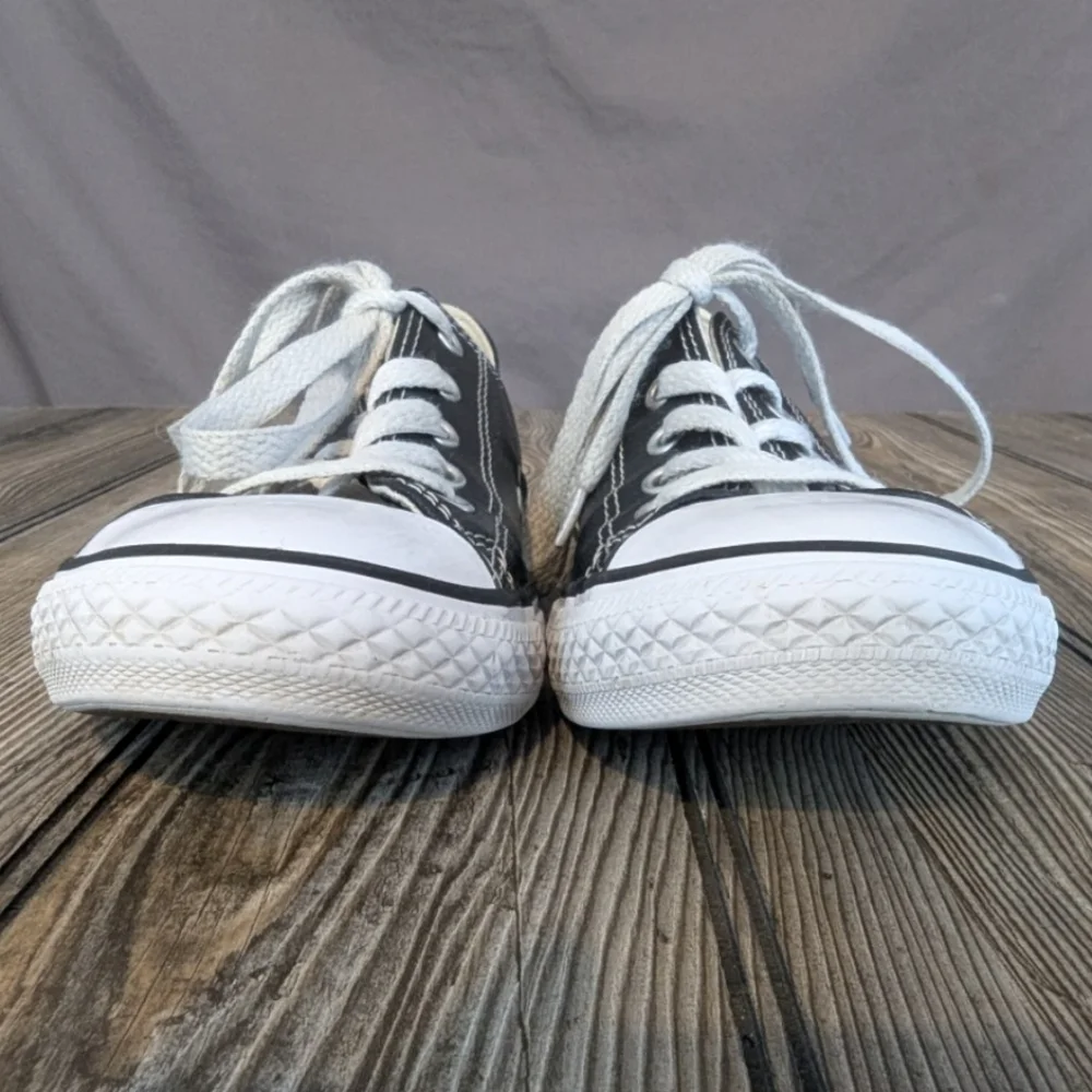 Converse All Star size 2 big kid faux leather sneakers black/white Chuck Taylor